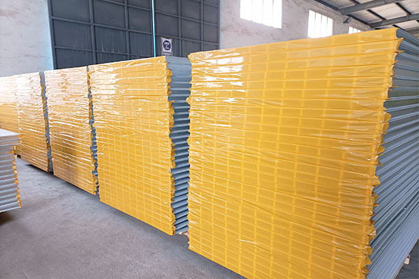 彩鋼夾心板在安裝的過程中需要注意哪些問題?